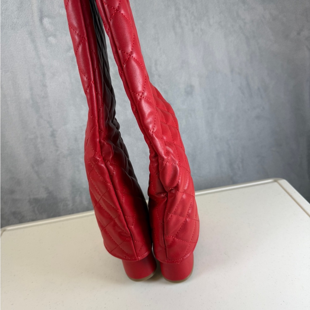 Elegant Red Quilted Women's Boots - Picture 6 of 7